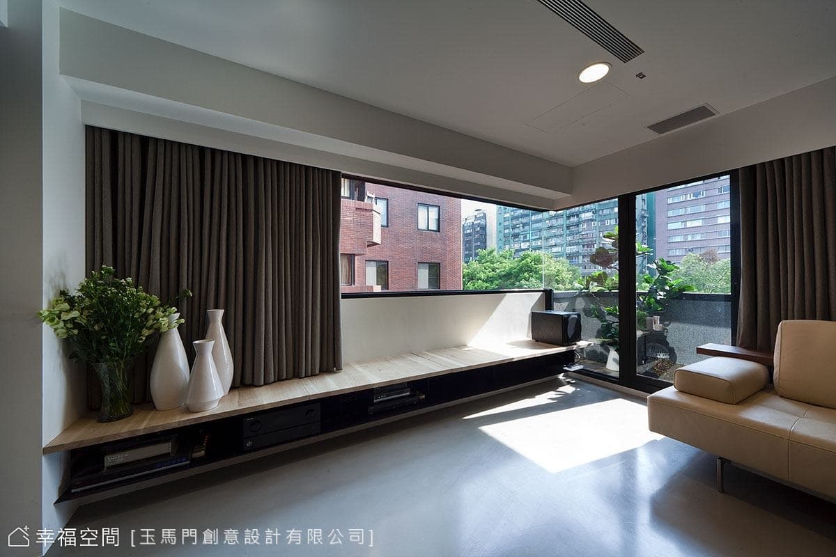 綠光角落