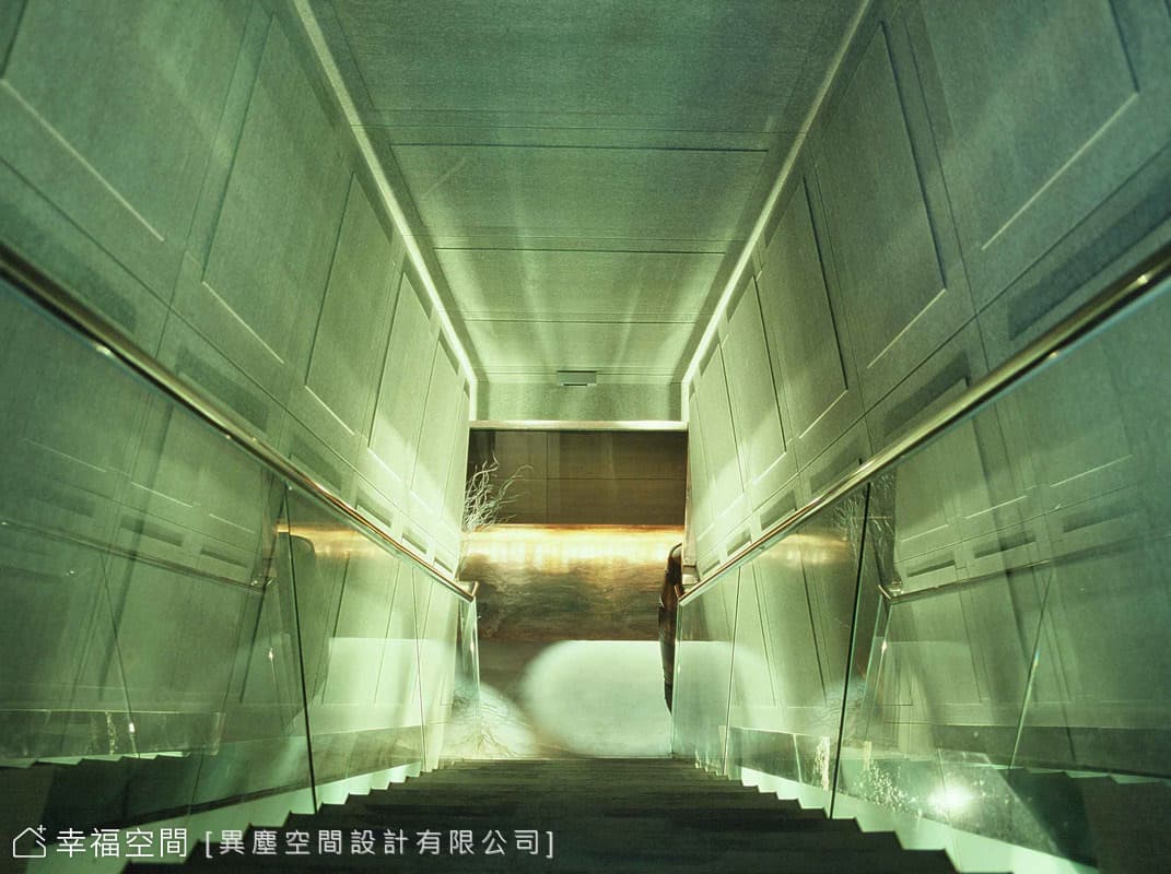 深邃幽遠