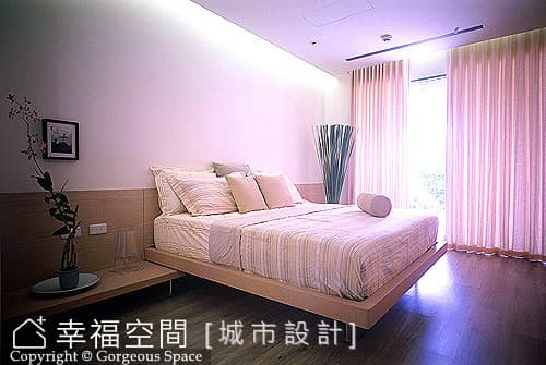 主臥