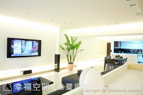 書房望向客餐廳