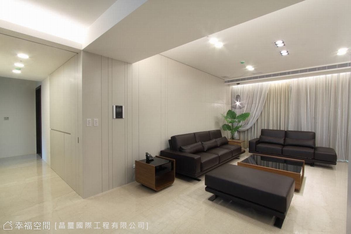 餐廳面向客廳