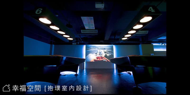 8 BALL BAR 運動酒吧