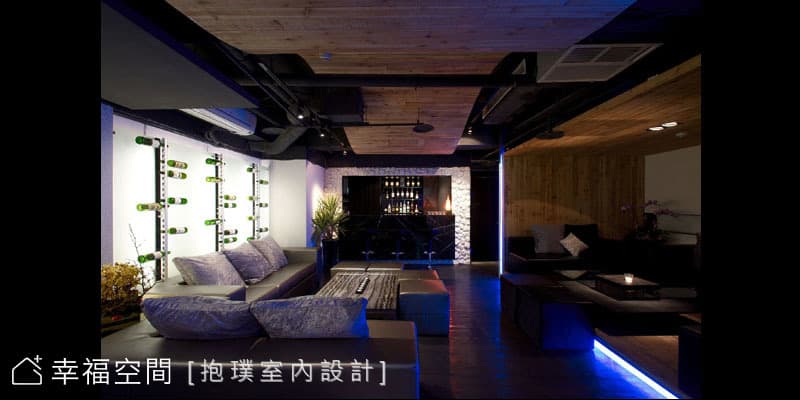 8 BALL BAR 運動酒吧