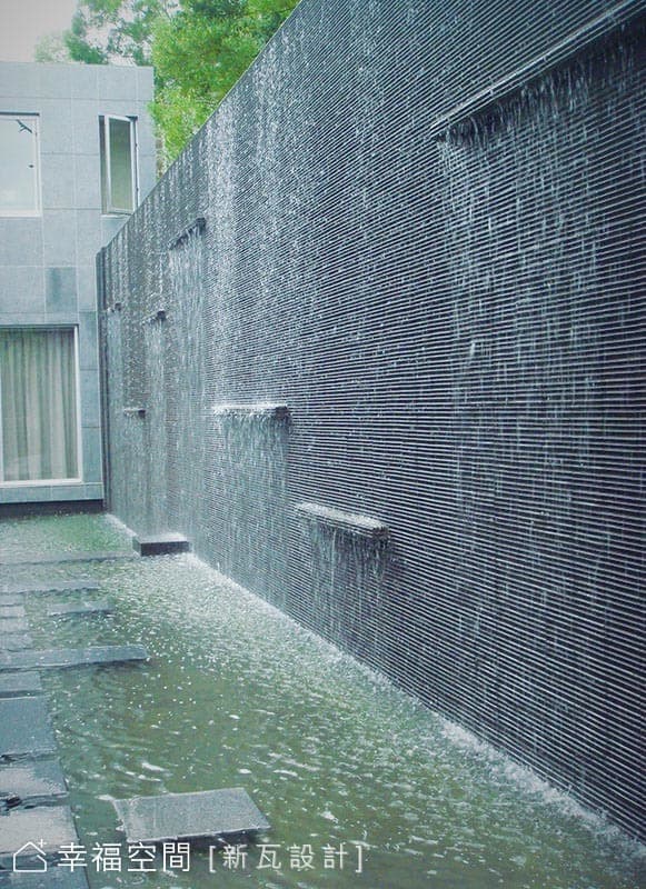流水牆
