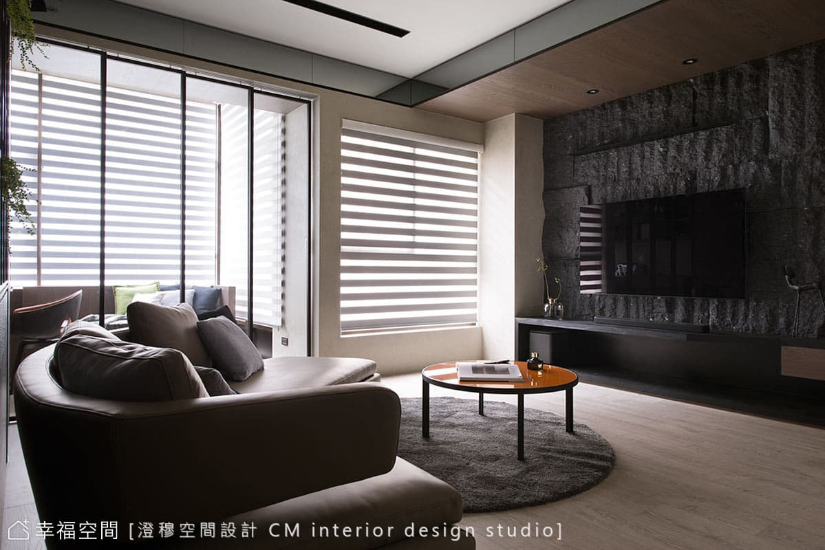 新時代女性入住獨立時尚氛圍 灰階風景經久耐看