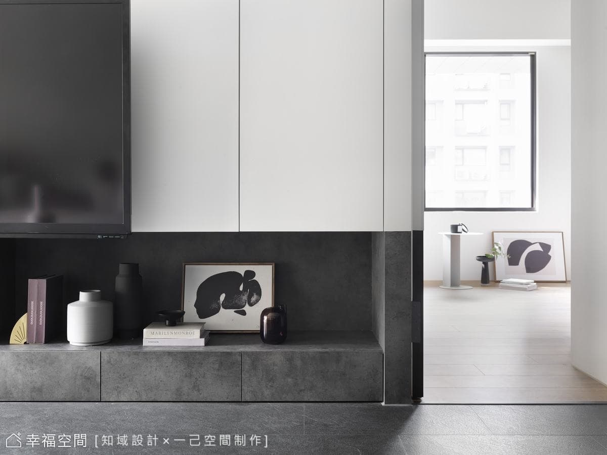 Black Mica｜現代風