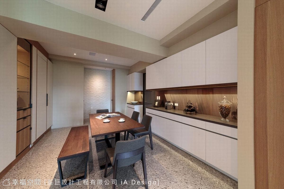 Lee Residence