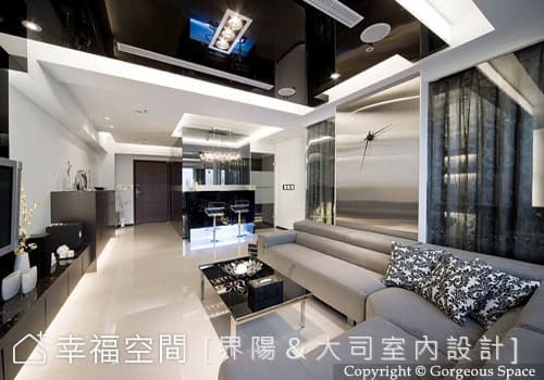 客廳望向吧台