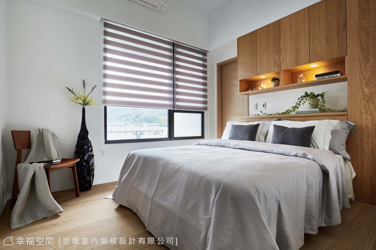 延攬山景的明亮主臥