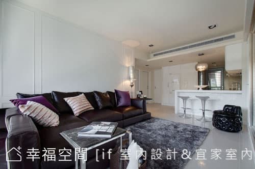 客廳望向吧台