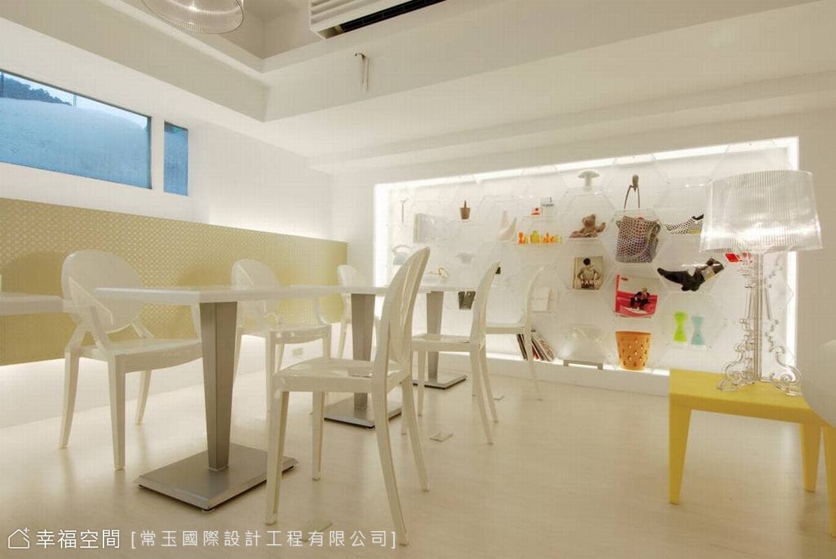 二樓咖啡區、展示區(1)