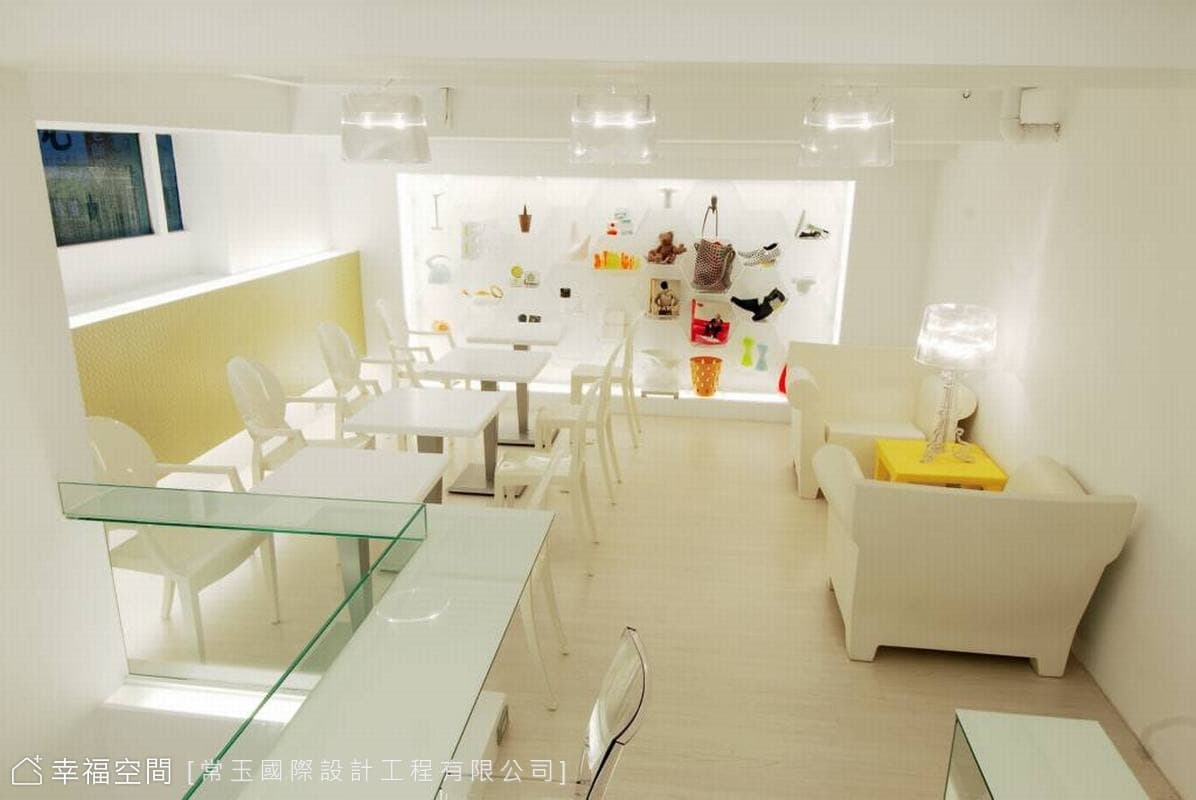 二樓咖啡區、展示區(2)