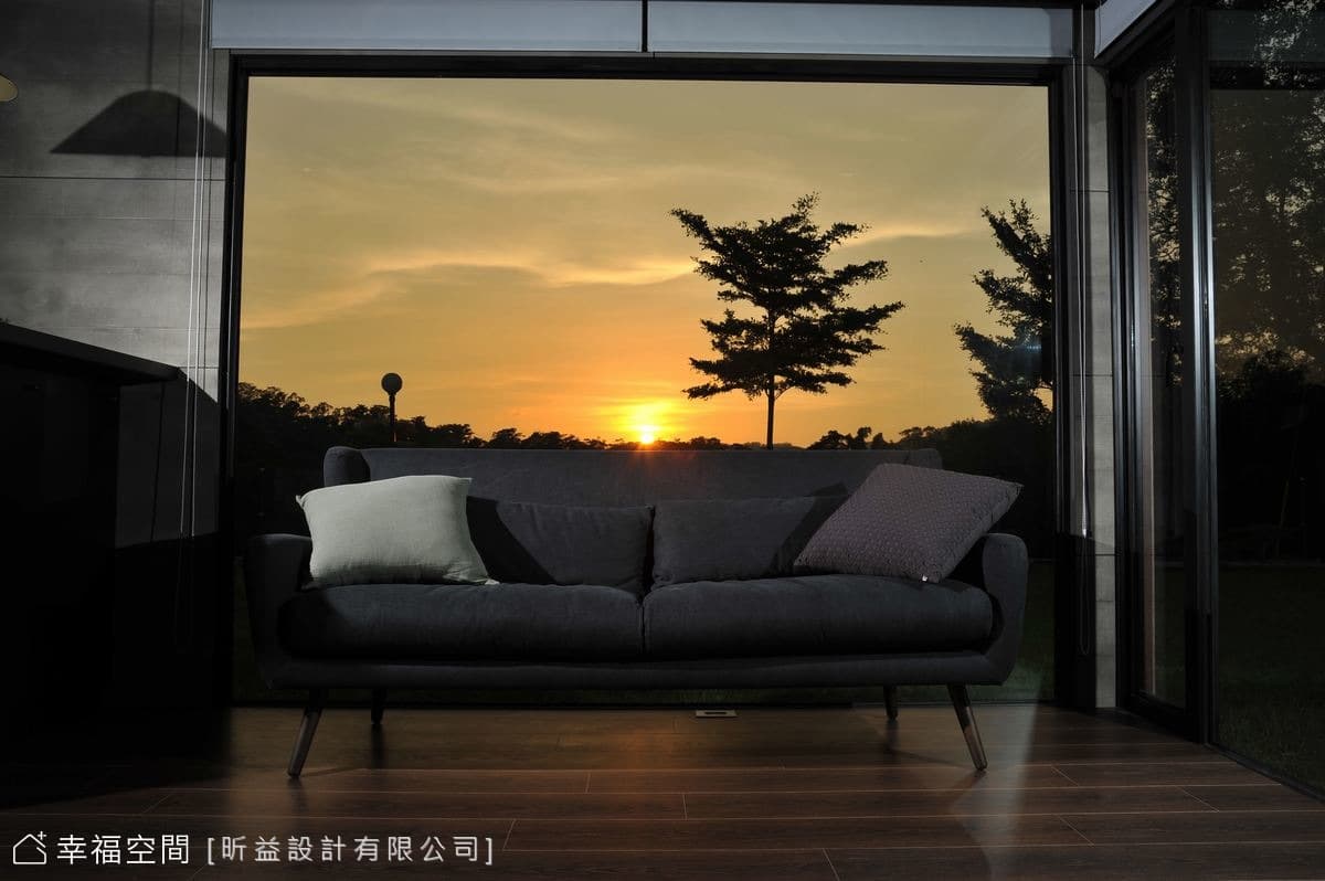 未來式度假小屋：智能貨櫃