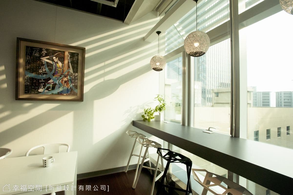 歐銻銻娛樂公司。瑞光