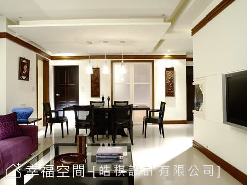 客廳望向餐廳