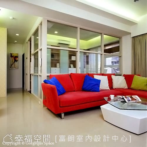 客廳望向書房