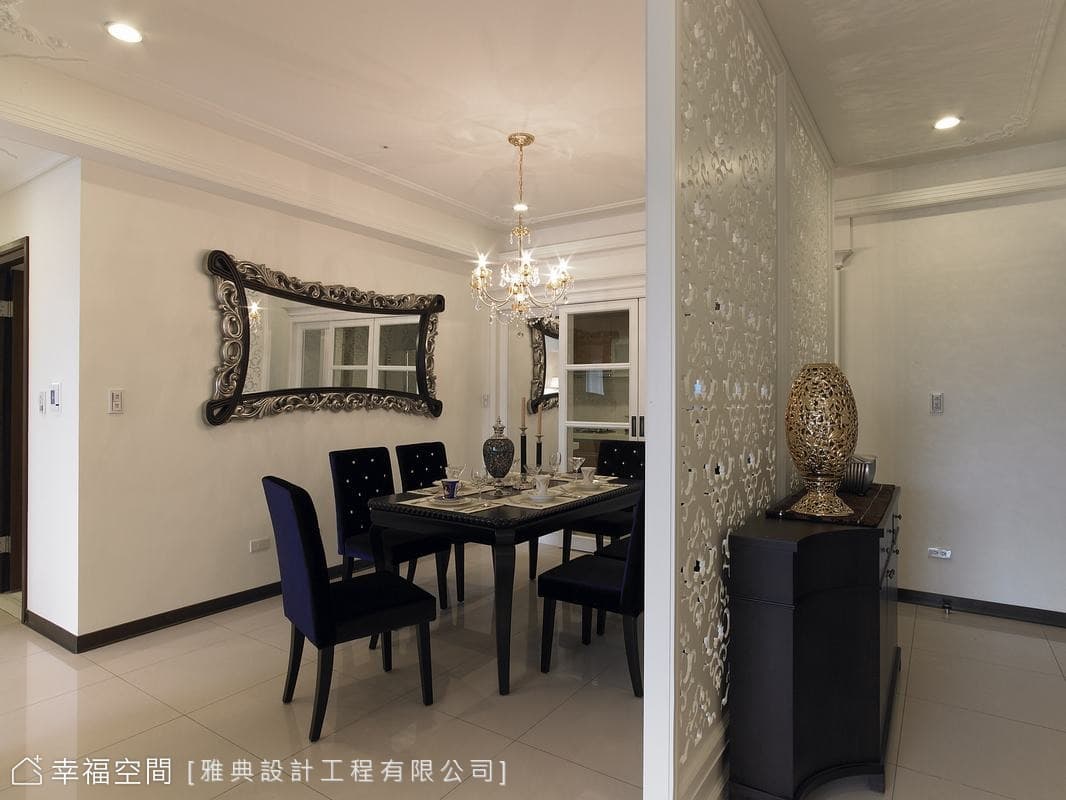 客廳望向玄關及餐廳