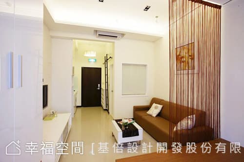 臥鋪望向玄關