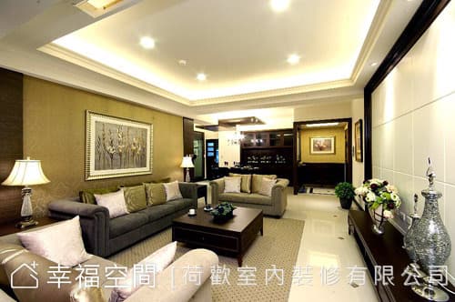 客廳望向餐廳