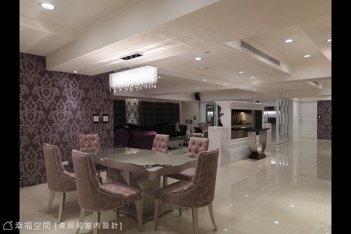 從餐廳望向客廳