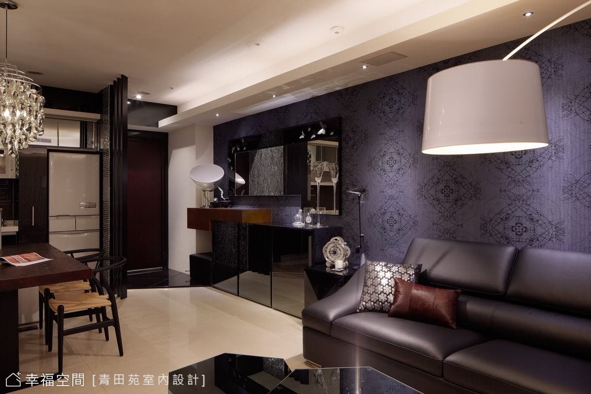 客廳望向玄關