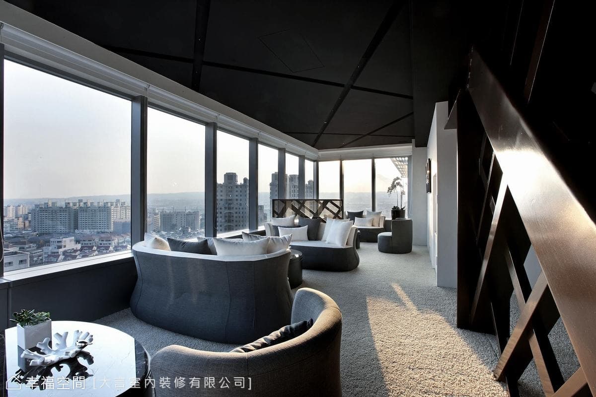 坐擁無際視野  展演健髮中心的簡練美學｜現代風｜260坪