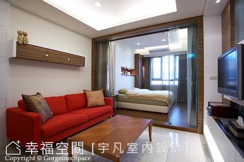 客廳望向臥房(1)