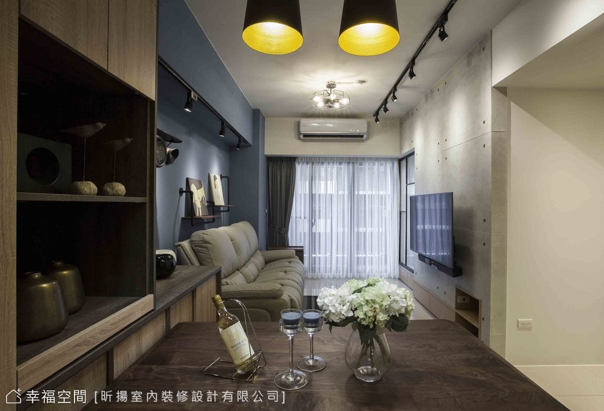 灰階藍調打造個性工業LOFT風況味宅│20坪