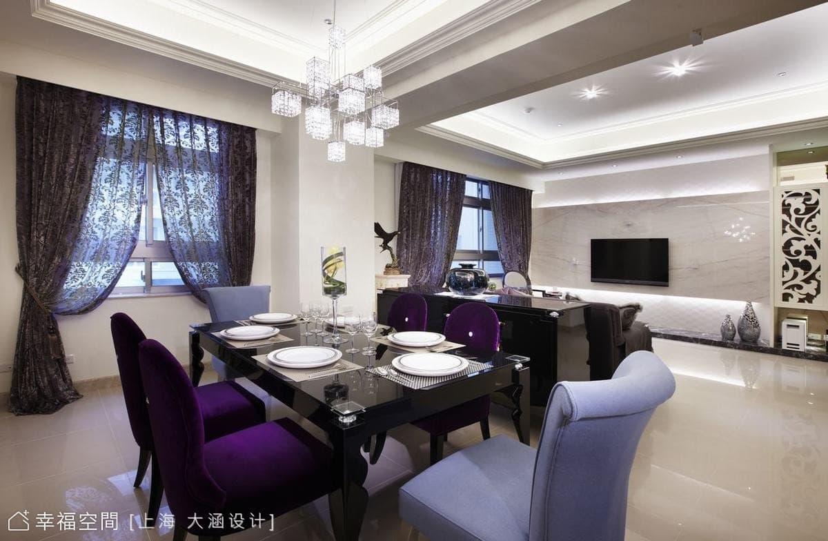 餐廳望向客廳