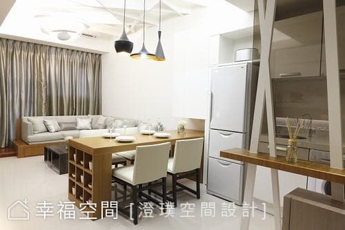 廚房望向餐廳