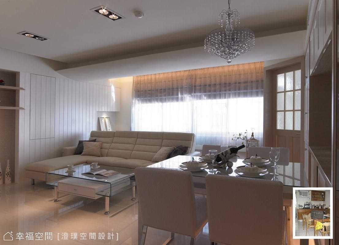 餐廳望向客廳