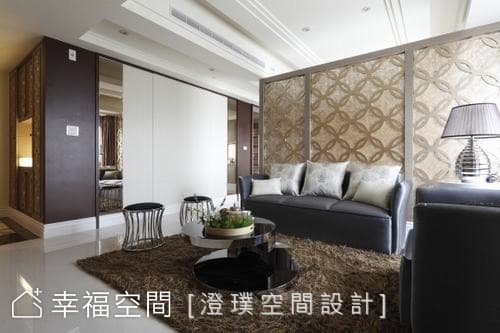客廳望向玄關