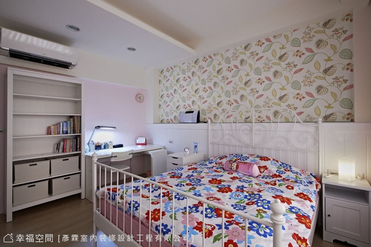 小孩房床頭設計