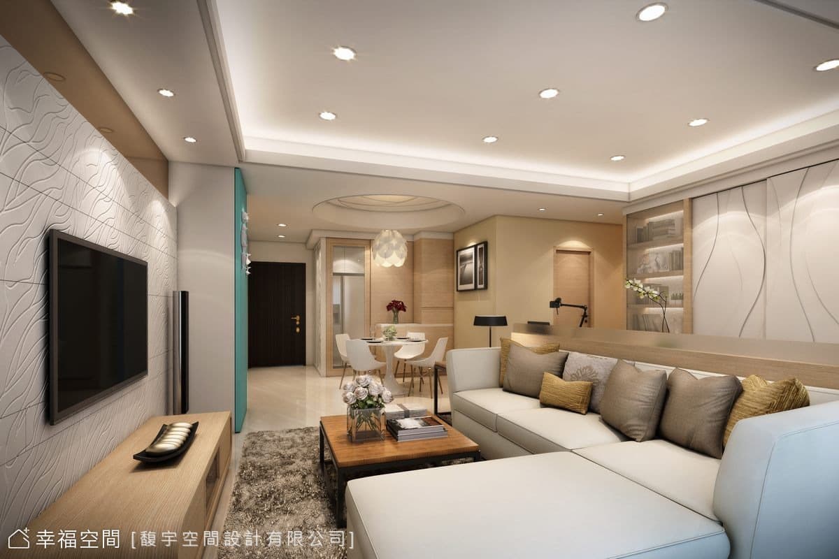 客廳望向玄關