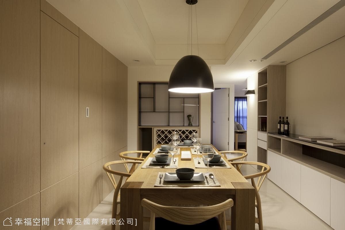 客廁暗門