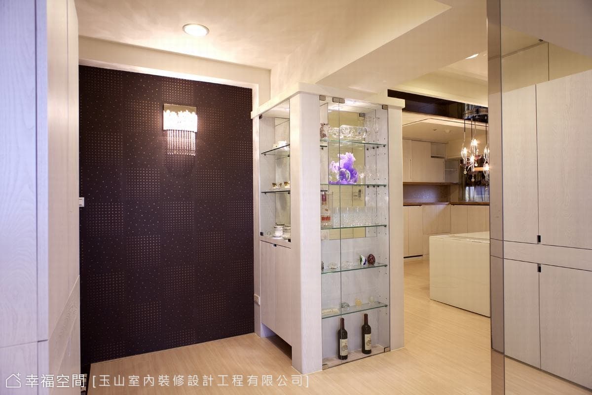 玄關與廚房