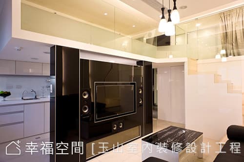 時尚白、科技黑 小空間放大秀