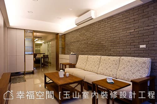 客廳背牆