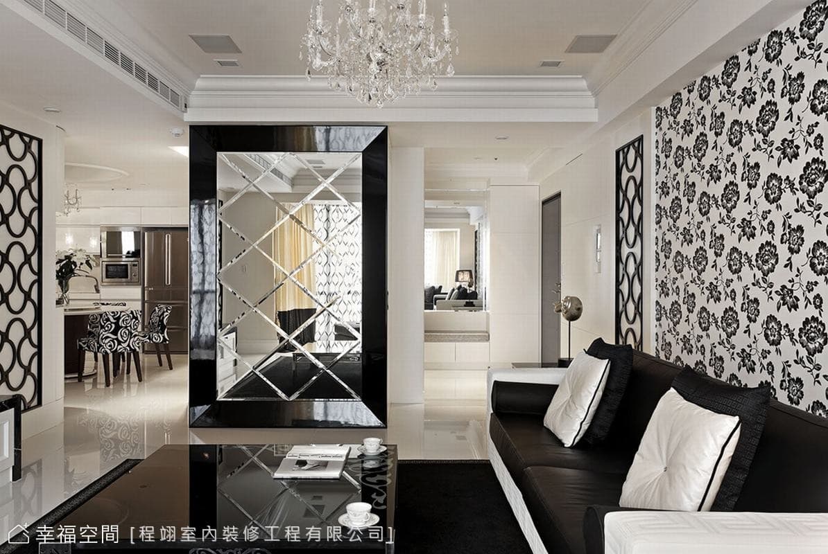 客廳望向玄關