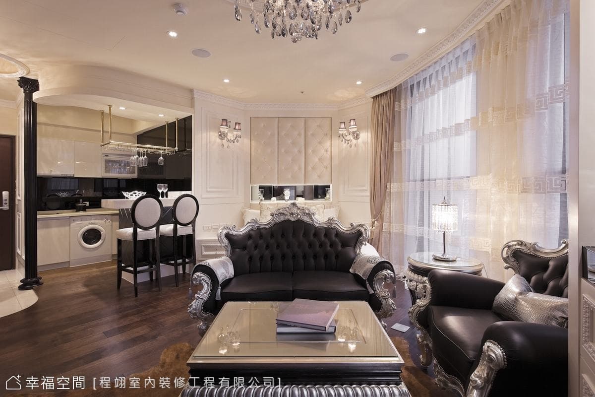 客廳望向廚房