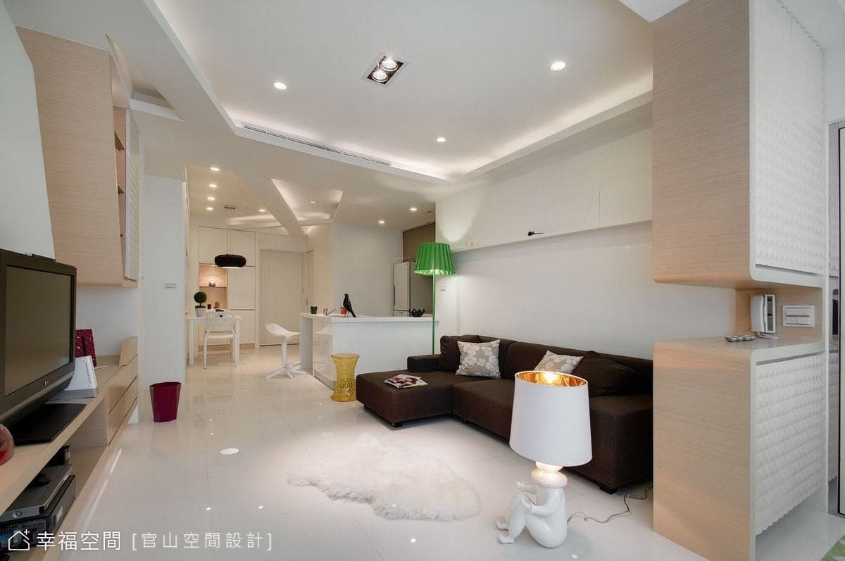 玄關望向客餐廳
