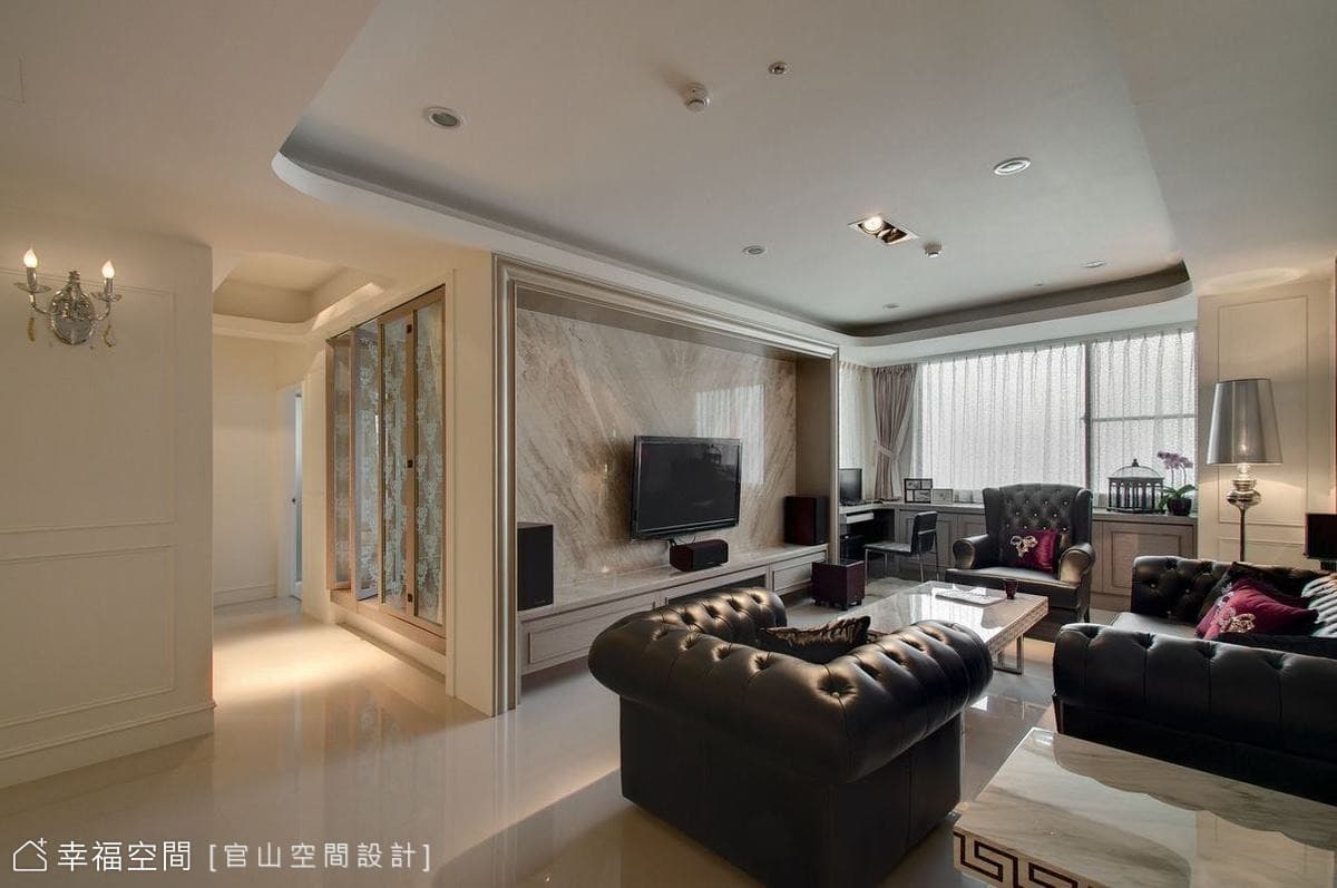 客廳望向玄關