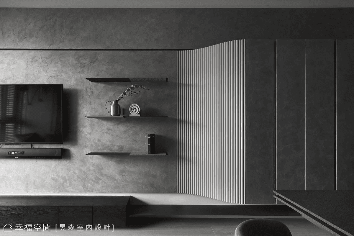GRAY SCALE SPACE