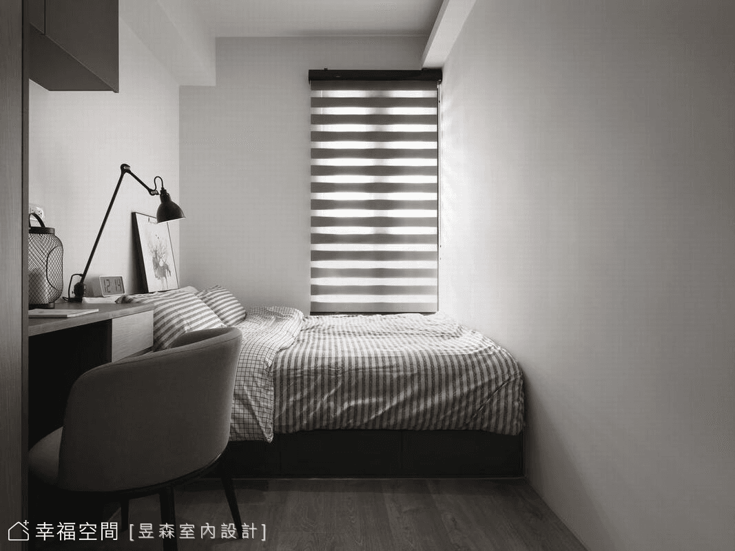 GRAY SCALE SPACE