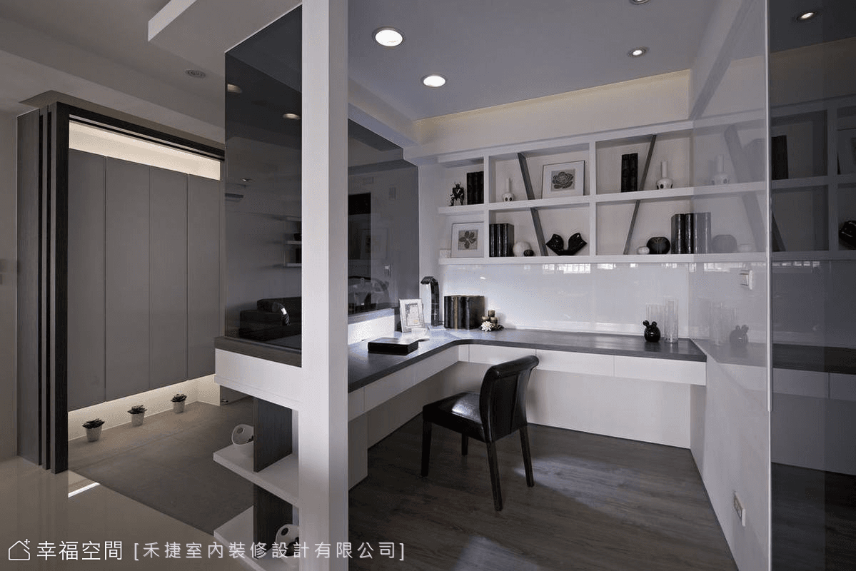 粗曠與俐落交疊的現代住宅