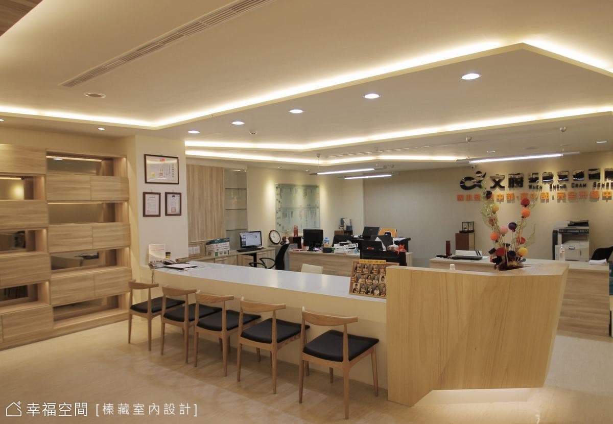 台中商空線條延伸現代風