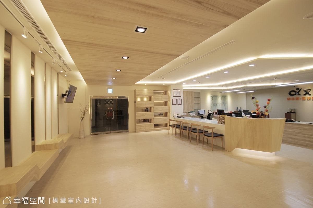 台中商空線條延伸現代風