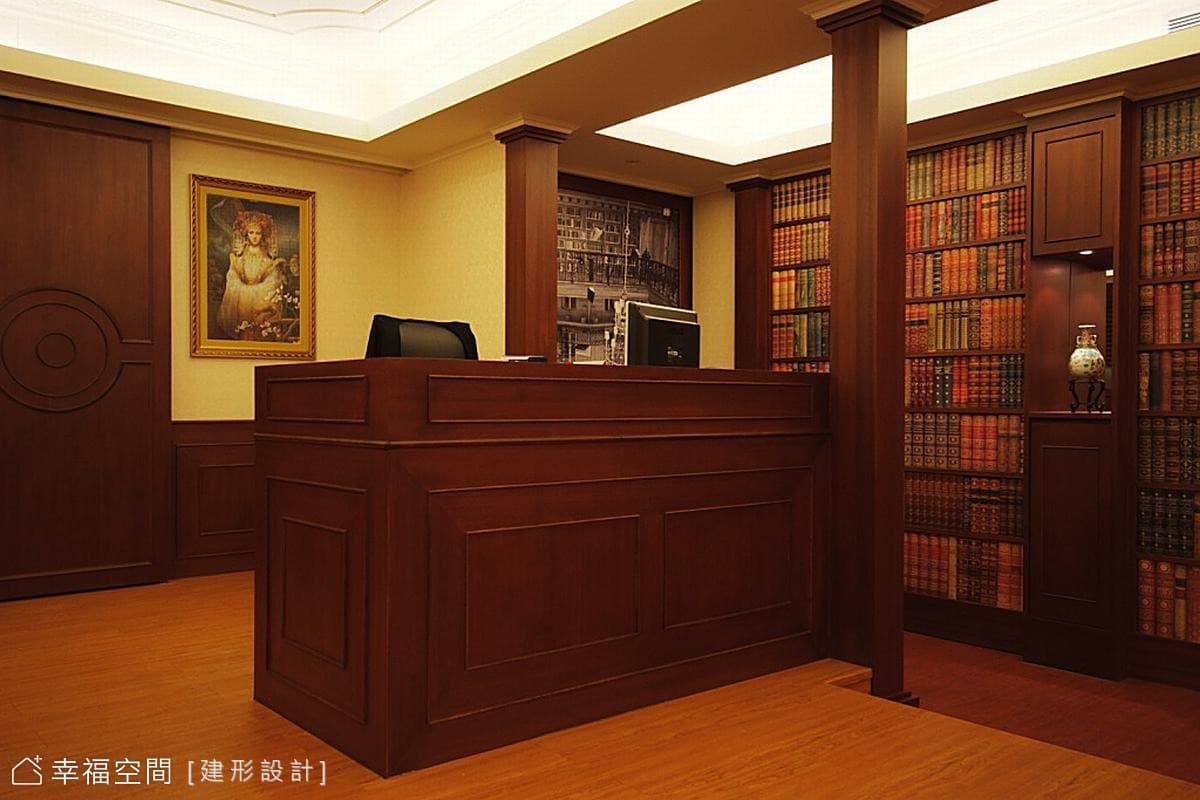 遇見霍格華茲 如置身圖書館的辦公空間