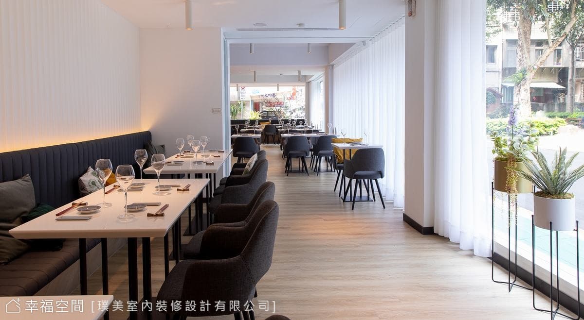 旨樂餐廳-群魚迴游