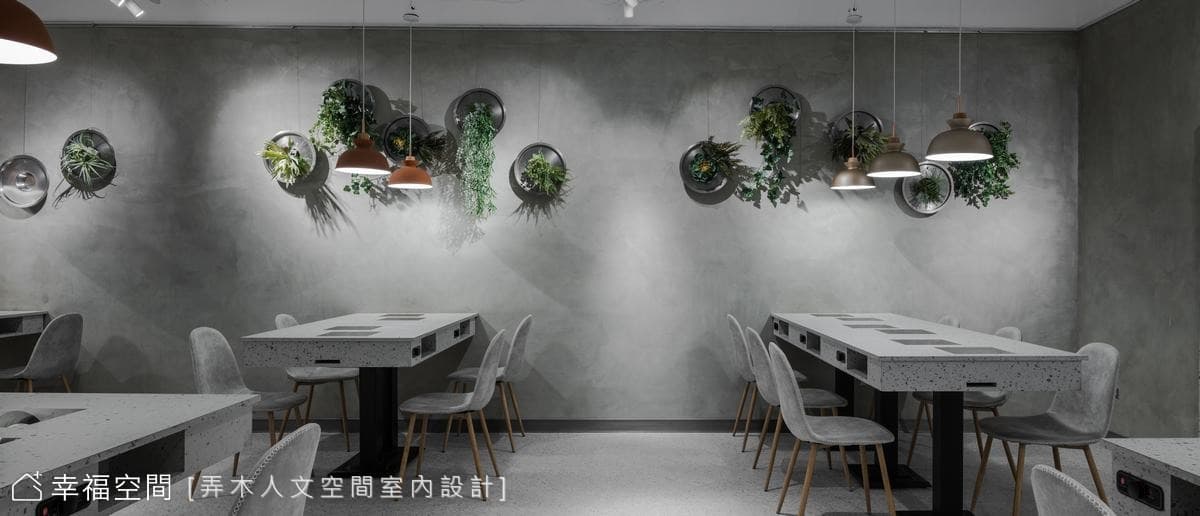 造型花器綴牆飾
